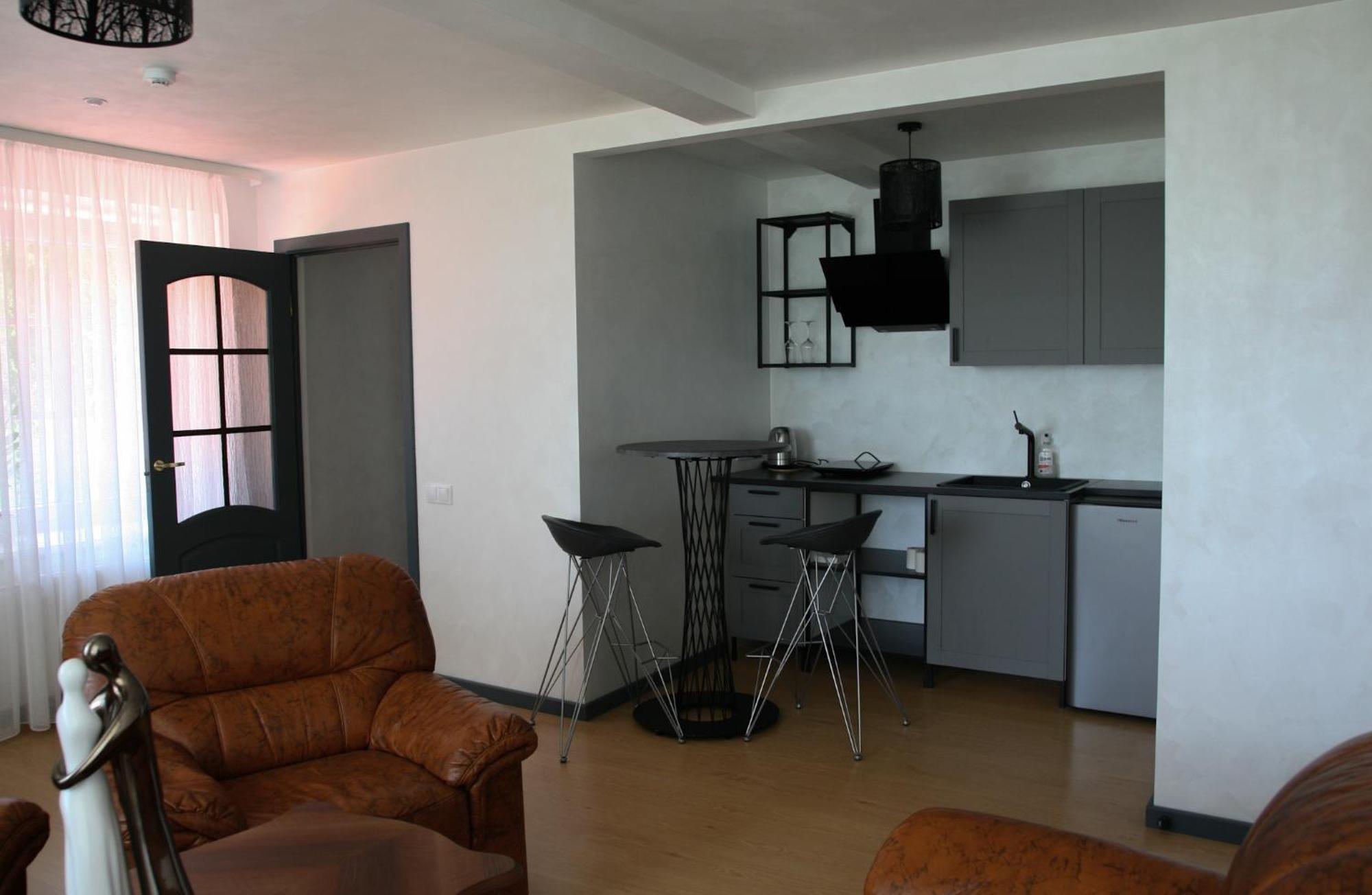 Hotel Pils à Kandava Extérieur photo