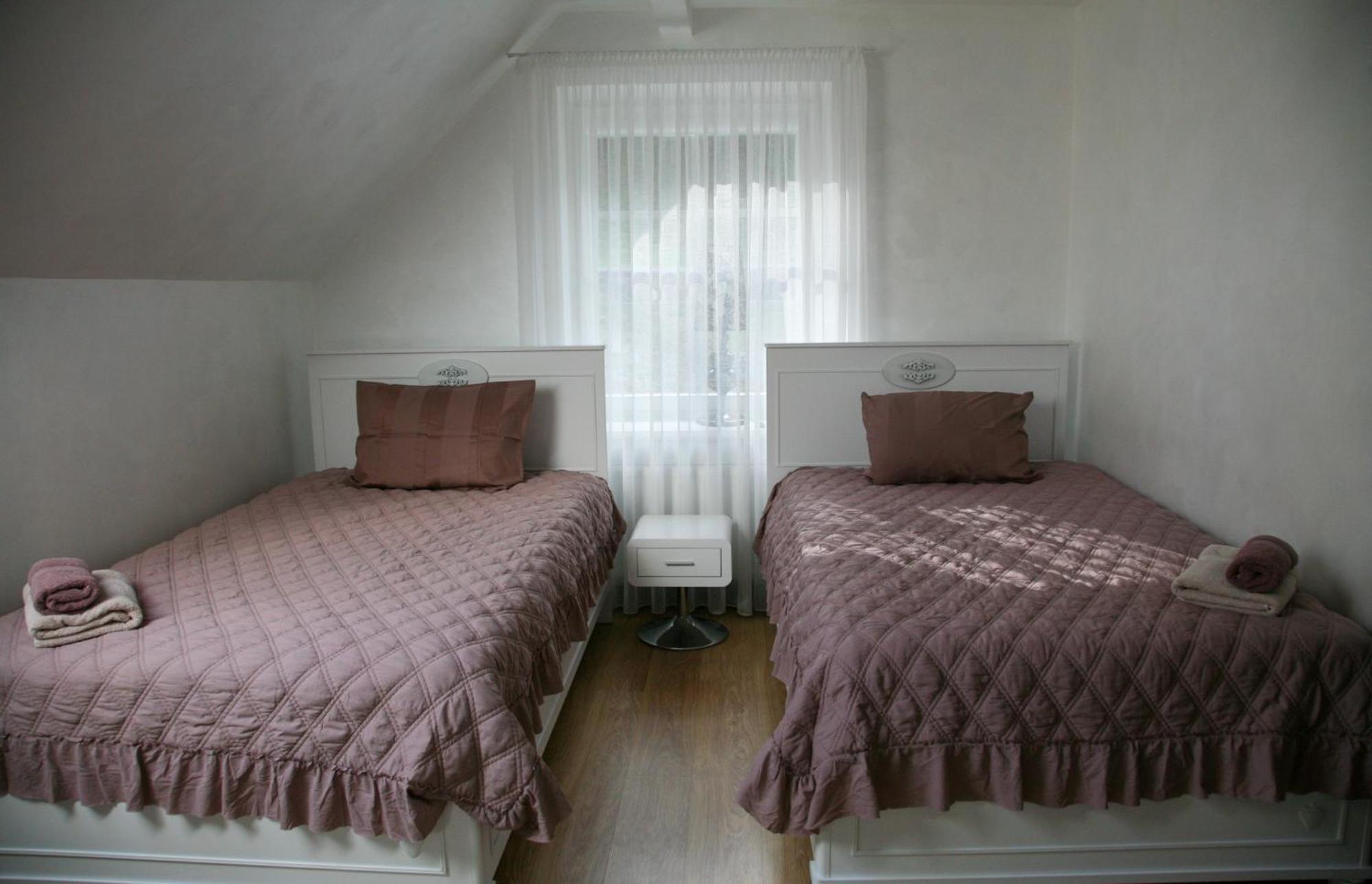 Hotel Pils à Kandava Extérieur photo
